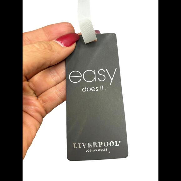 Liverpool Los Angeles Floral Print Sleeveless Button-Up Top - Picture 3 of 4